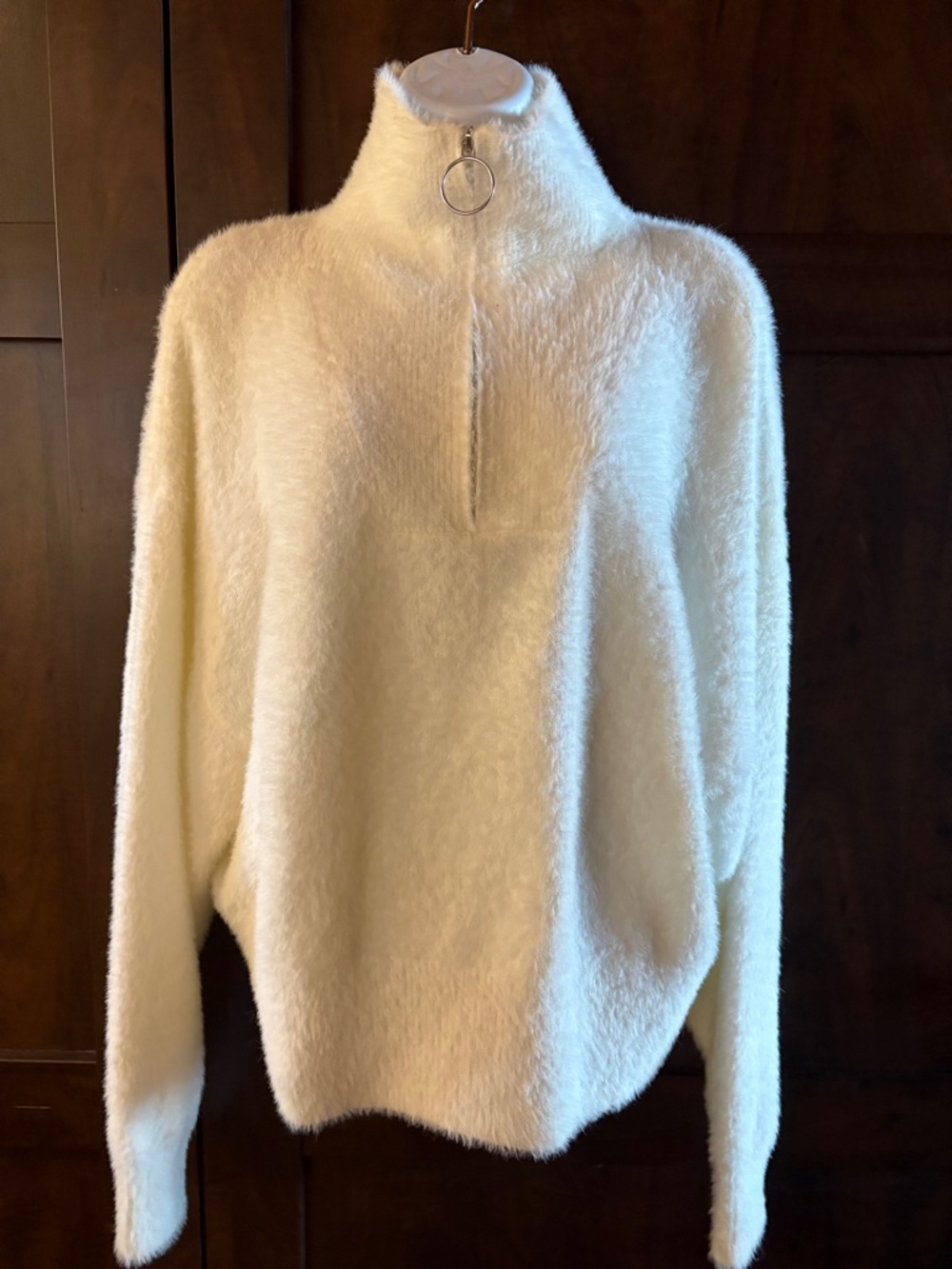 White H&M Fluffy Pullover Sweater w/Zipper Front, Size M